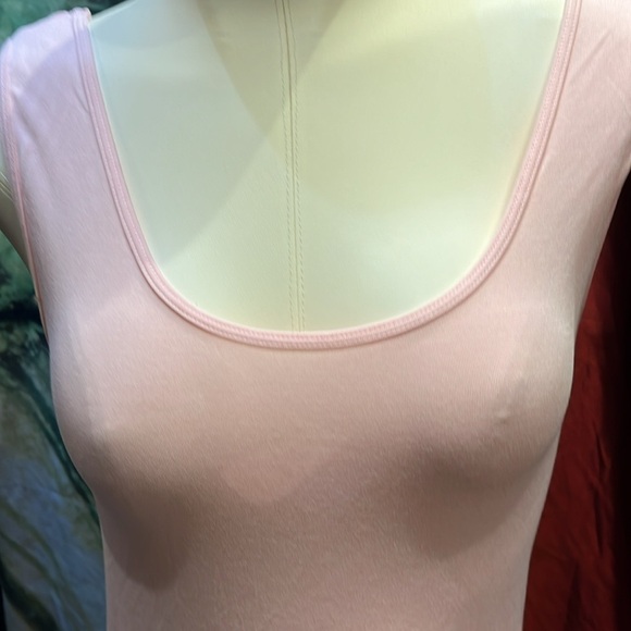 Nwt light pink one size fits all bamboo fabric tank top - Picture 5 of 7